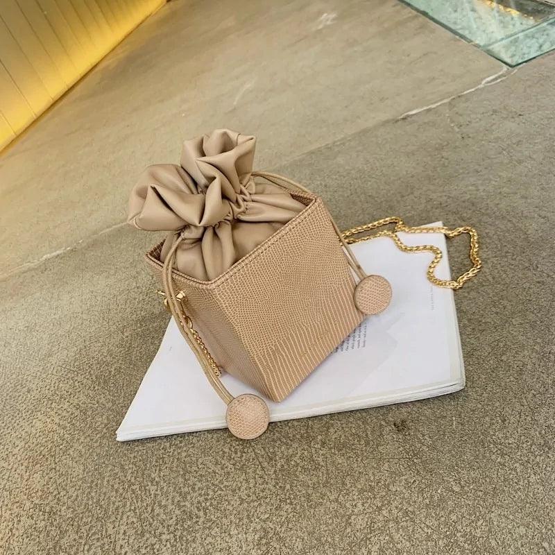 Chic Alligator Pattern Bucket Bag