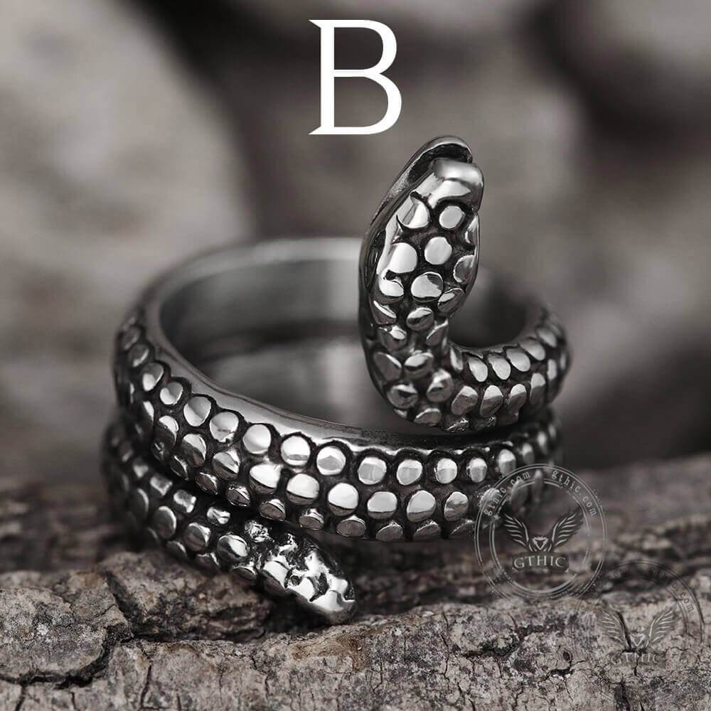Anillo de acero inoxidable con forma de serpiente enroscada