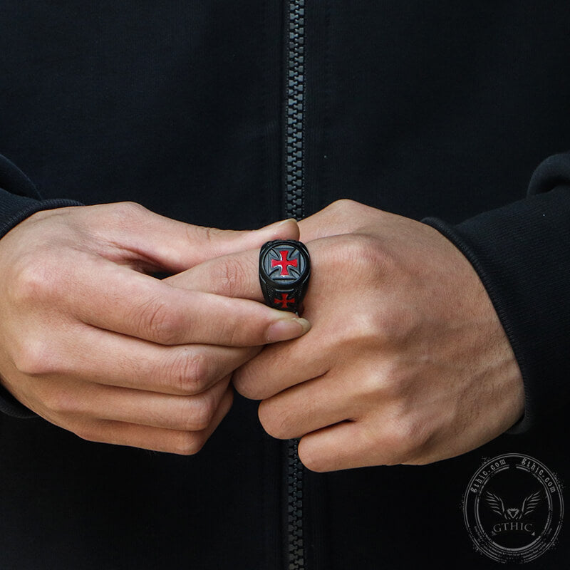 Anillo de acero inoxidable con cruz de hierro de los cruzados