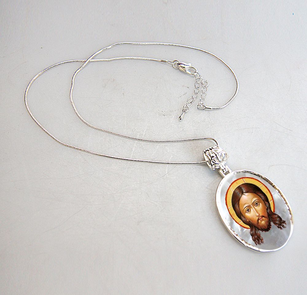 Collar de nácar bañado en plata con el Icono del Santo Rostro - 43018