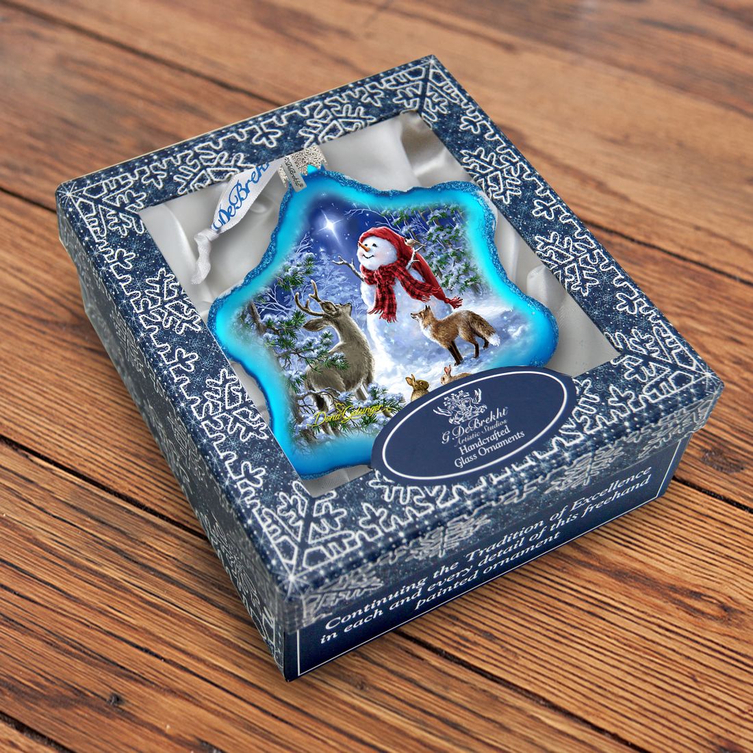 Adorno de cristal "Cielo con muñeco de nieve" de D. Gelsinger - Decoración navideña de Papá Noel y muñeco de nieve - 754-102B-DG