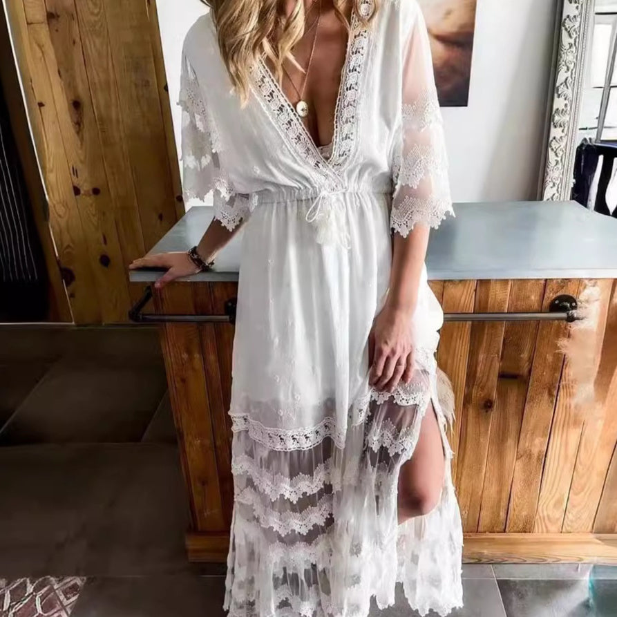 Vestido estilo bohemio con escote en V y costuras de encaje