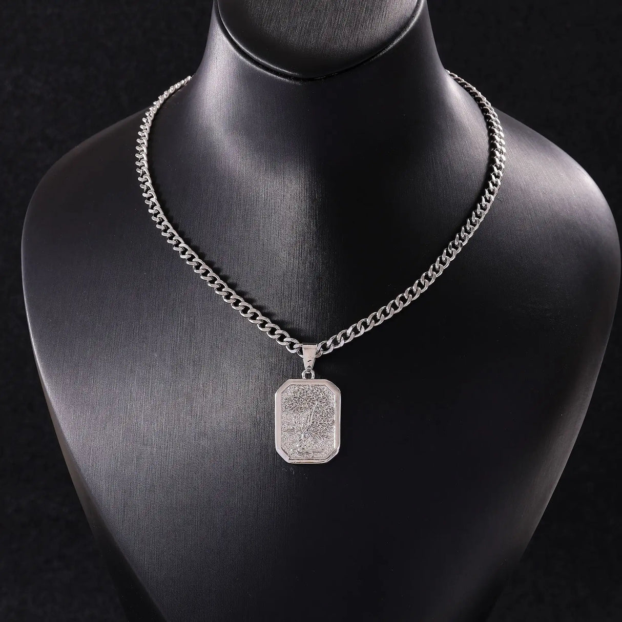 Artistic Retro Tree Of Life Relief Hip Hop Necklace - Lootquake