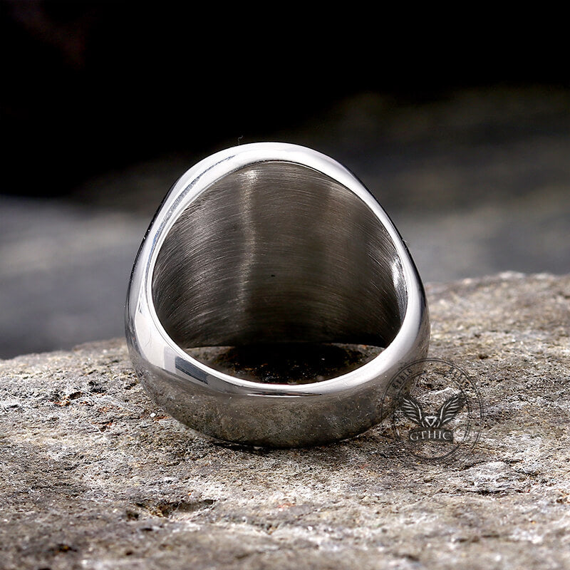 Anillo de acero inoxidable con serpiente cobra dominante