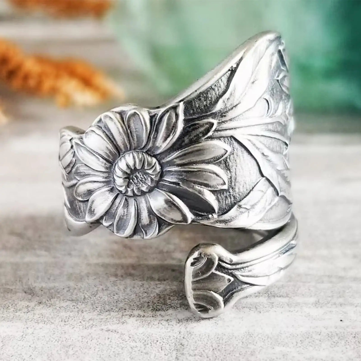 Carved Sunflower Retro Magnificent Open End Adjustable Women's Ring - Lootquake