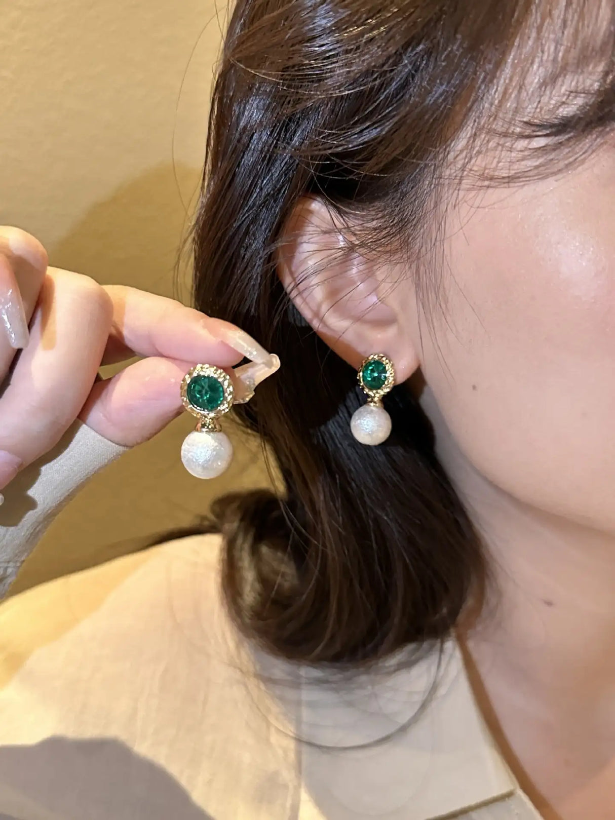 Emerald Rhinestone Pearl Stud Earrings For Women - Lootquake