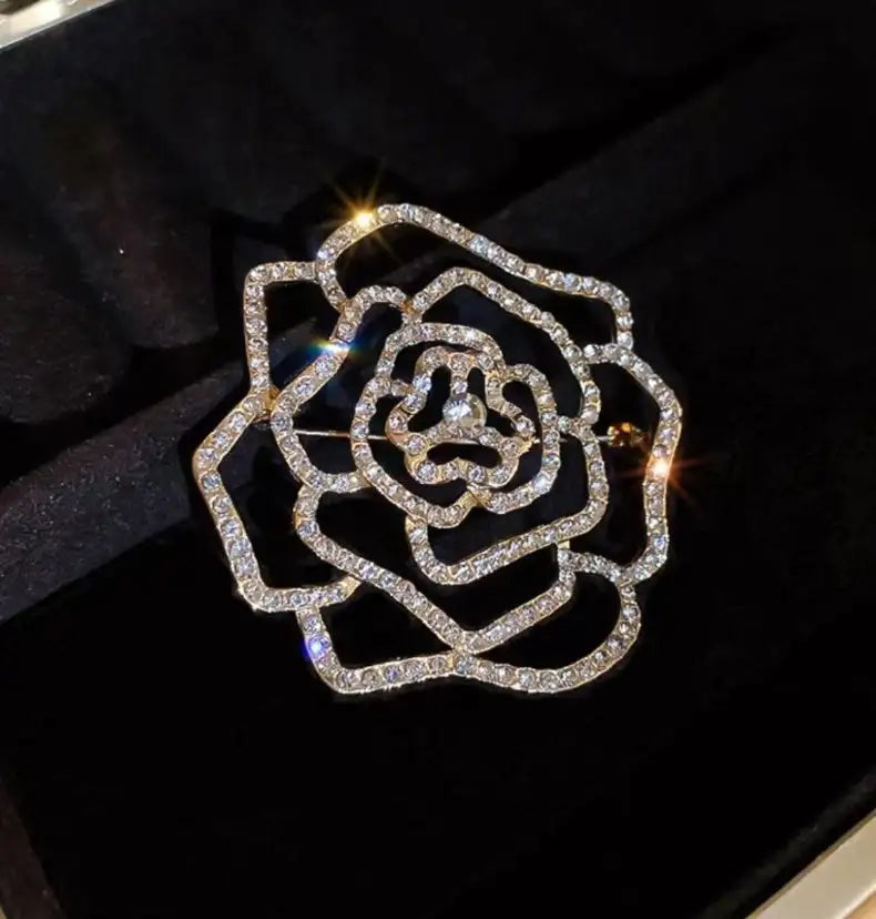 Elegant Women's Federation Logo Brooch - Lootquake