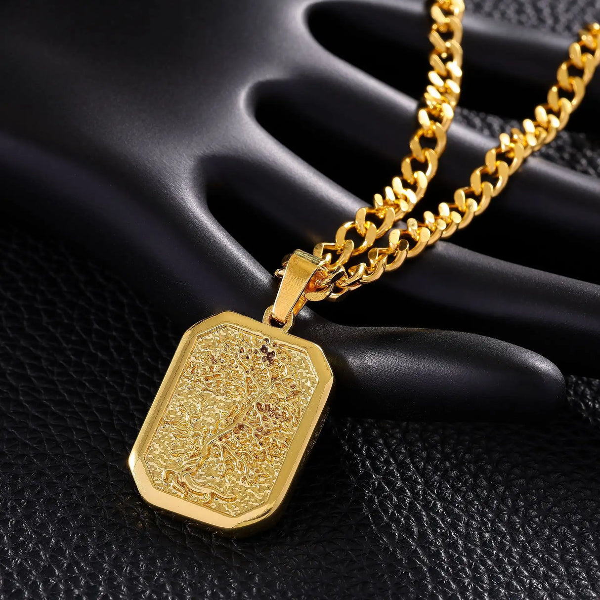 Artistic Retro Tree Of Life Relief Hip Hop Necklace - Lootquake