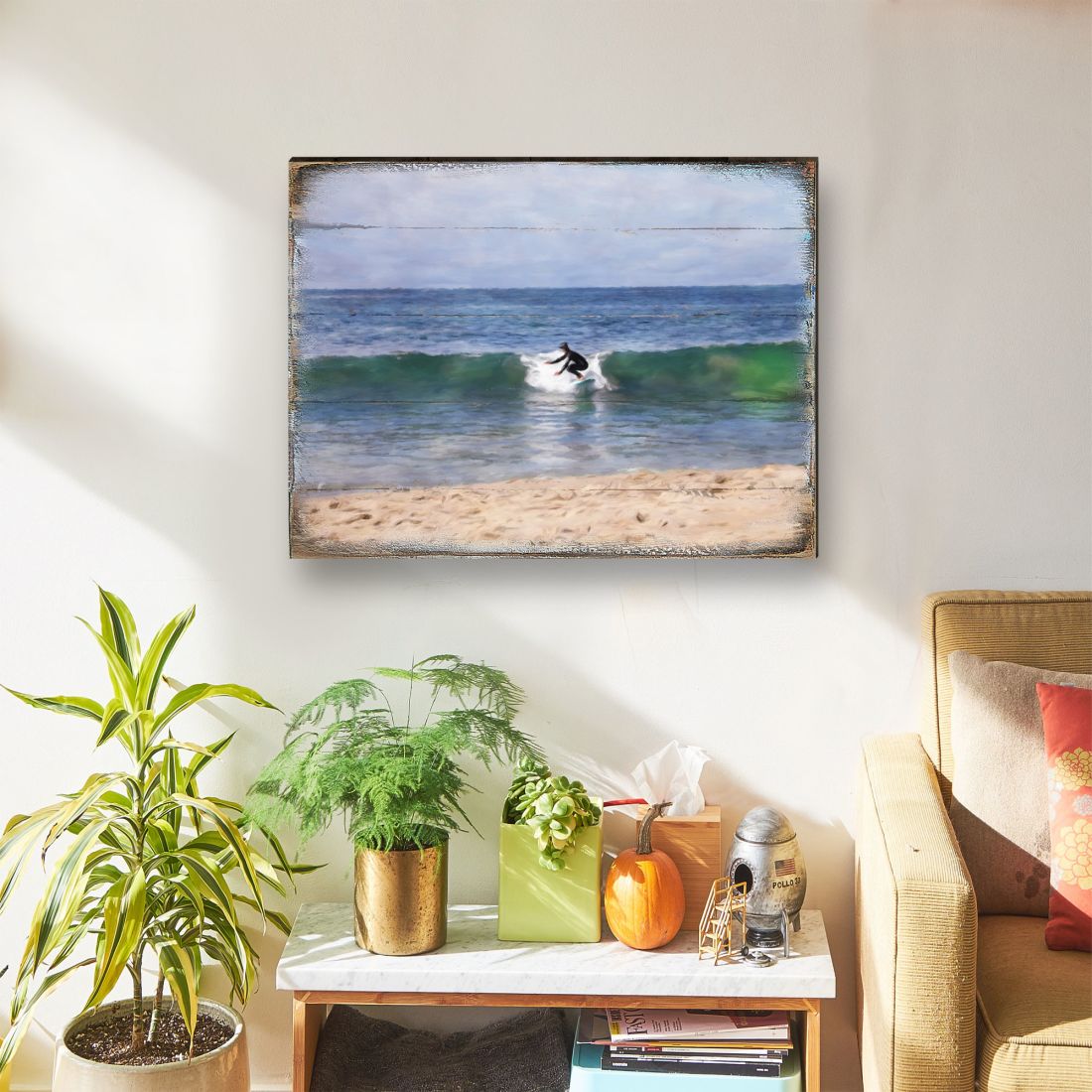 Arte mural costero de madera "Surfista en la orilla" de Nature Wonders - Decoración costera de vida marina - 95227-2B