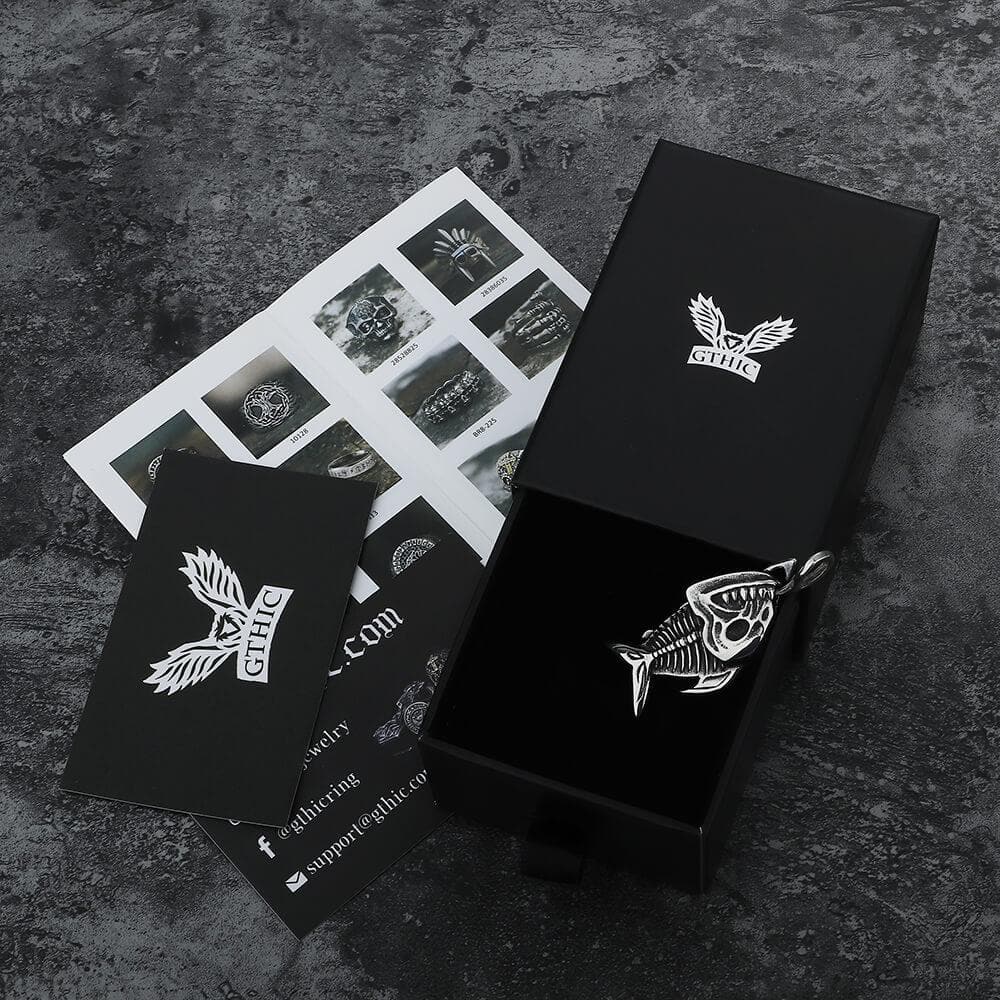 Colgante de acero inoxidable con esqueleto de pez