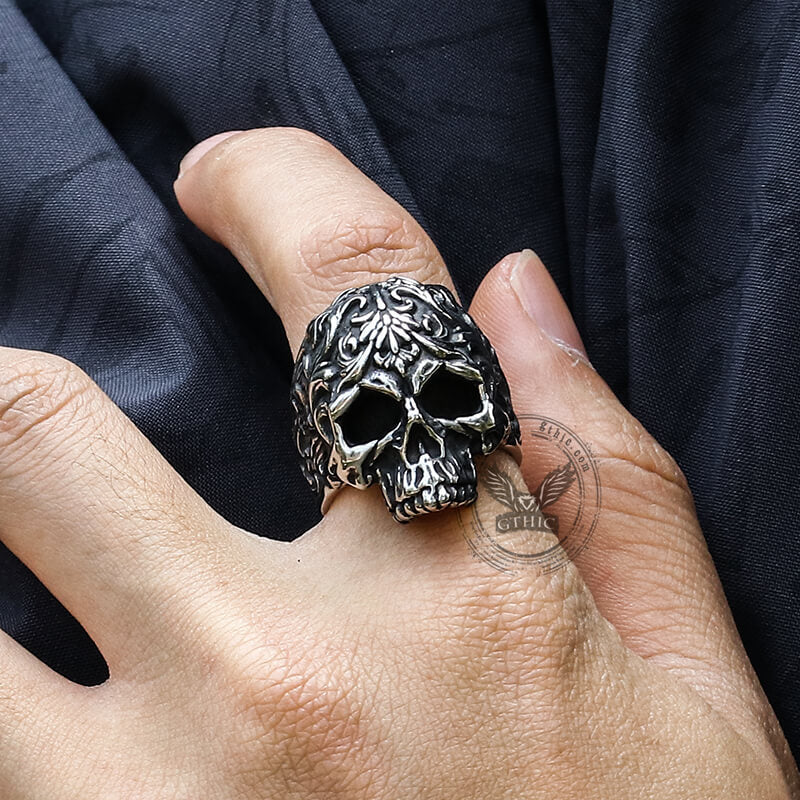 Anillo de acero inoxidable con diseño de calavera y estampado floral