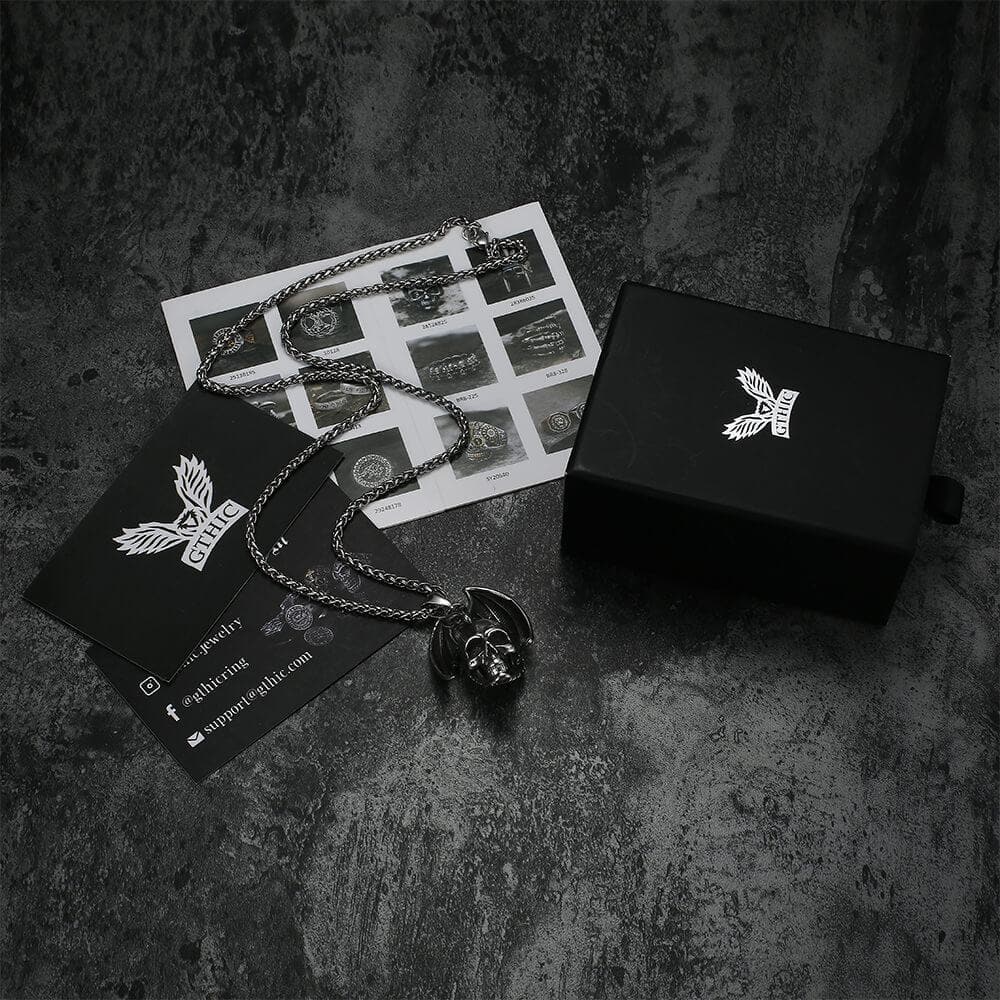 Colgante de acero inoxidable con calavera de dragón volador