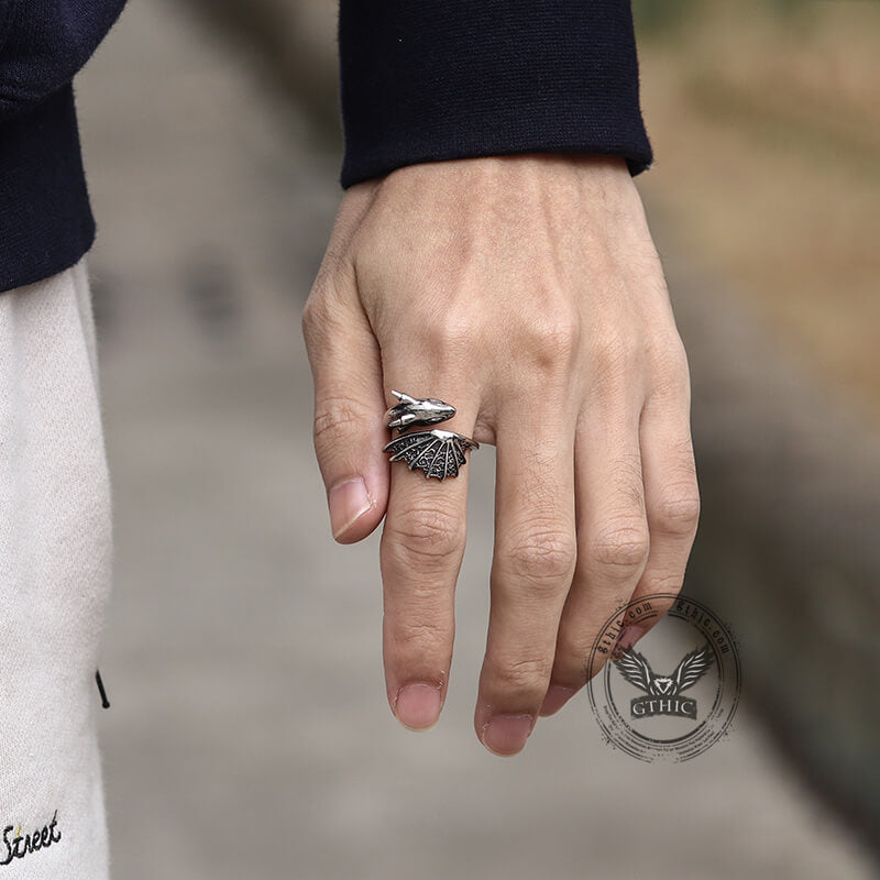 Anillo de acero inoxidable con forma de dragón volador