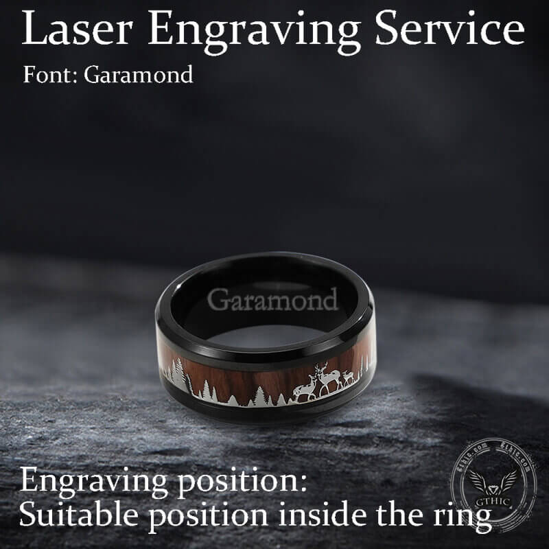 Anillo de acero inoxidable con textura de madera de alce del bosque