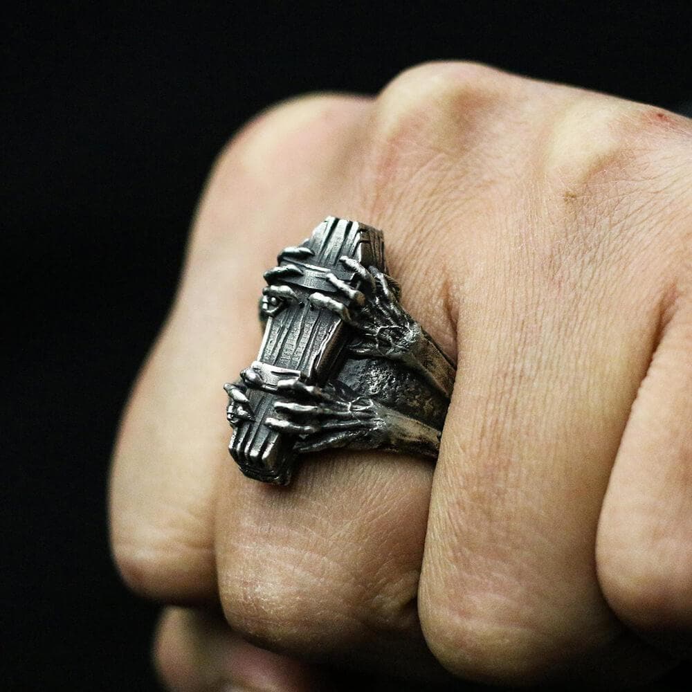 Anillo de acero inoxidable con forma de ataúd de garra fantasma