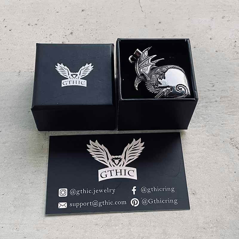 Colgante de acero inoxidable con forma de corazón de dragón gótico