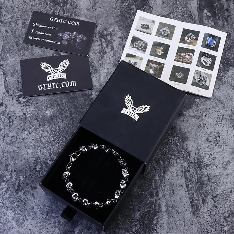 Pulsera de acero inoxidable con eslabones de calavera gótica