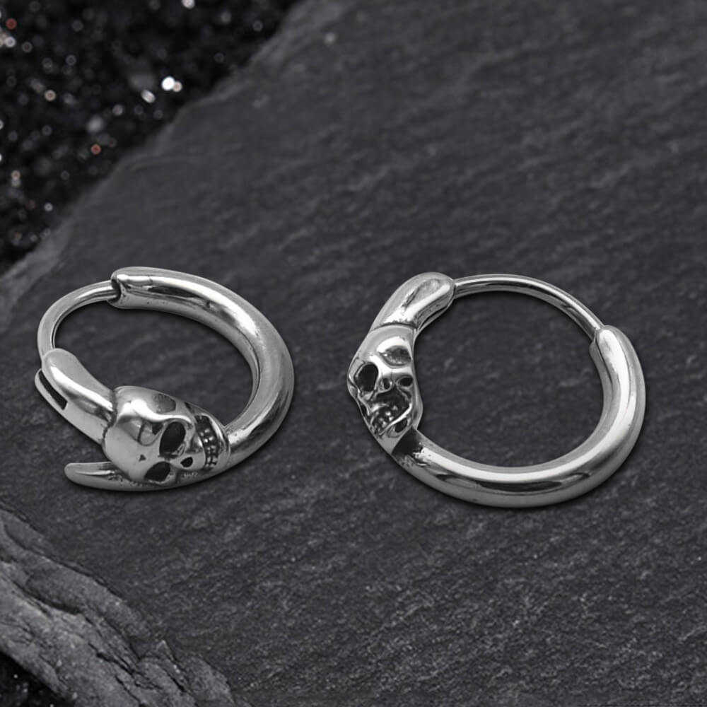 Pendientes de acero inoxidable con calavera gótica