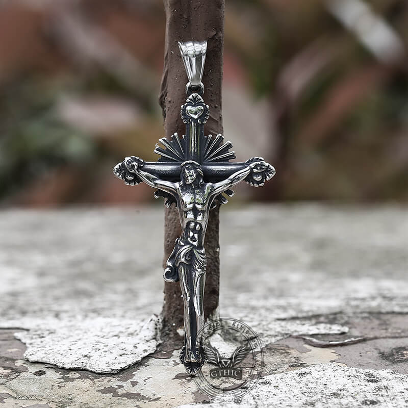 Colgante de cruz de acero inoxidable con la Santa Luz de Jesús Sufriendo