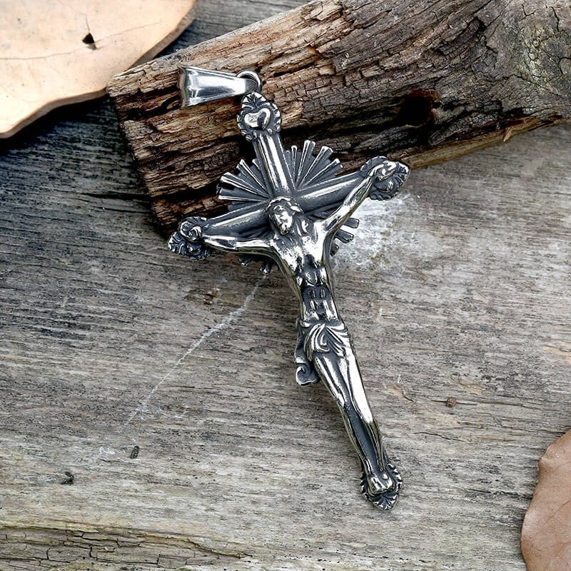 Colgante de cruz de acero inoxidable con la Santa Luz de Jesús Sufriendo