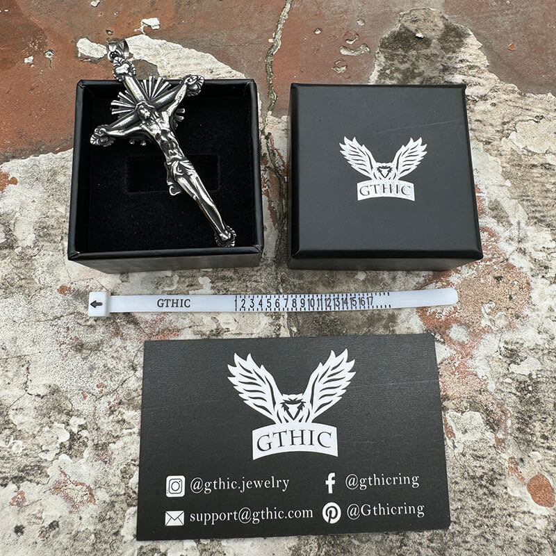 Colgante de cruz de acero inoxidable con la Santa Luz de Jesús Sufriendo