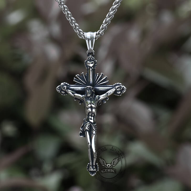 Colgante de cruz de acero inoxidable con la Santa Luz de Jesús Sufriendo