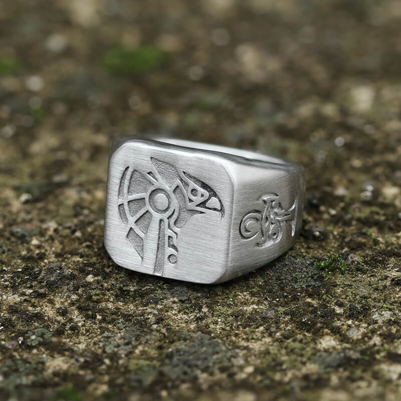 Anillo egipcio de acero inoxidable con Horus y Anubis