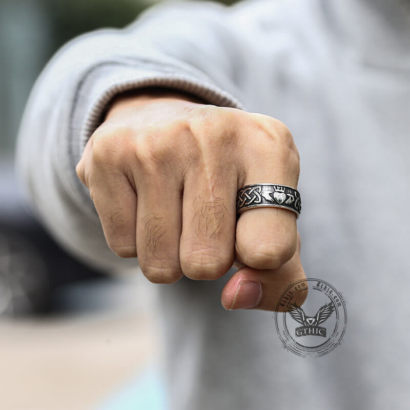 Anillo vikingo de acero inoxidable Claddagh irlandés