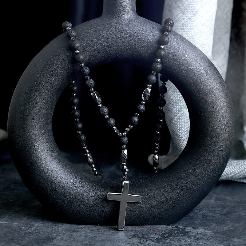 Collar rosario de motociclista con cuentas de piedra y cruz latina