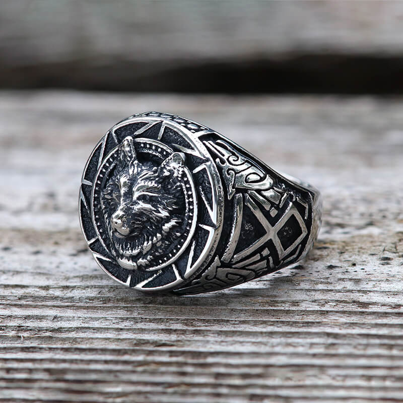 Anillo vikingo de acero inoxidable con diseño de lobo eslavo nórdico