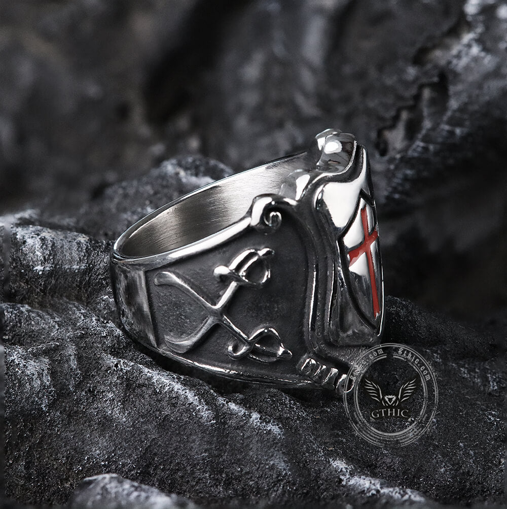Anillo de acero inoxidable con escudo de paladín