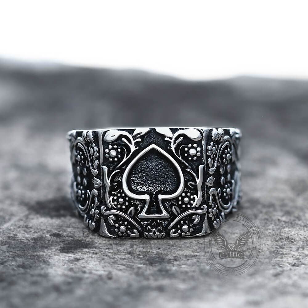 Anillo de motociclista de acero inoxidable con espadas de póquer