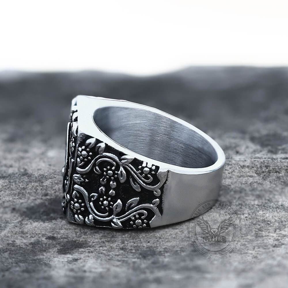 Anillo de motociclista de acero inoxidable con espadas de póquer