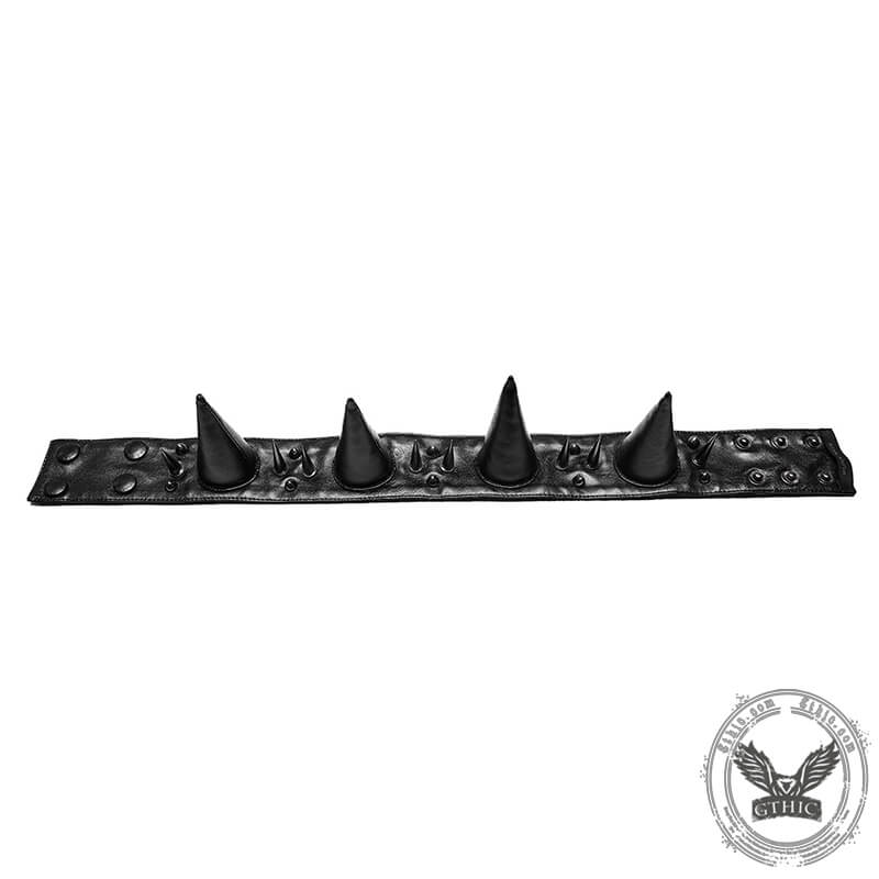 Gargantilla de cuero sintético con pinchos punk