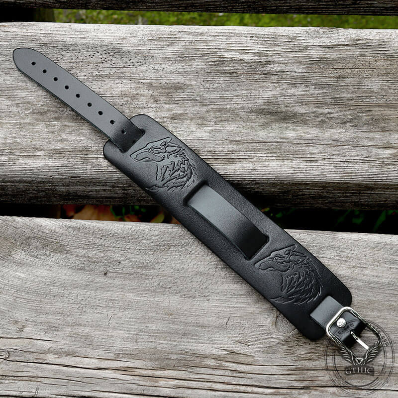 Pulsera de cuero con relieve de cabeza de lobo punk