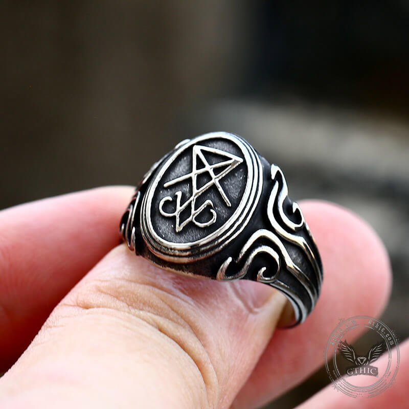 Anillo de acero inoxidable con el sello retro de Lucifer