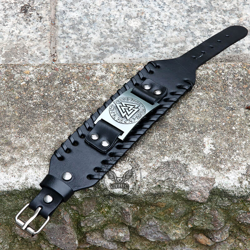 Pulsera vikinga de cuero y aleación con runas Valknut
