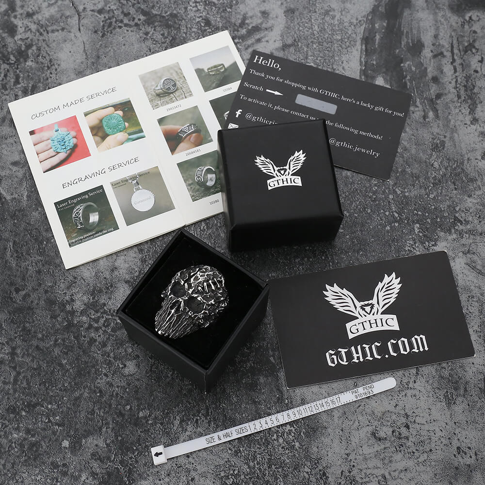 Anillo de calavera de acero inoxidable con cicatriz agrietada