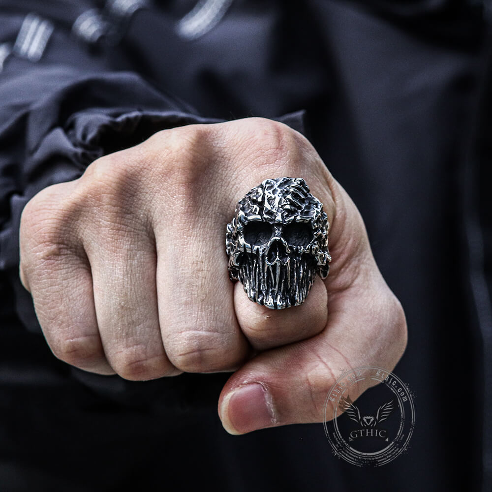 Anillo de calavera de acero inoxidable con cicatriz agrietada