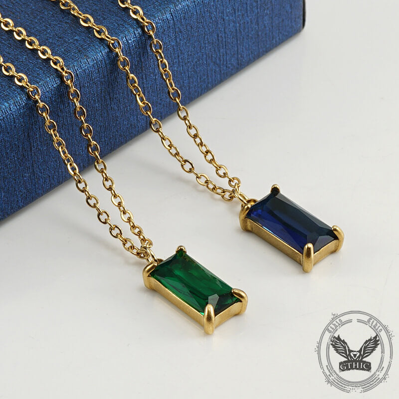 Collar sencillo de acero inoxidable con circonitas cuadradas