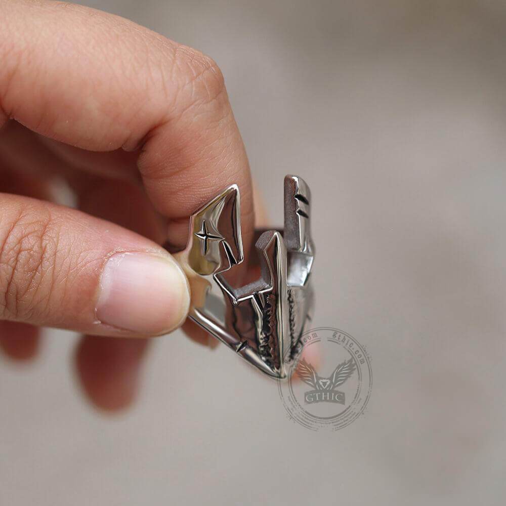 Anillo de acero inoxidable con casco espartano