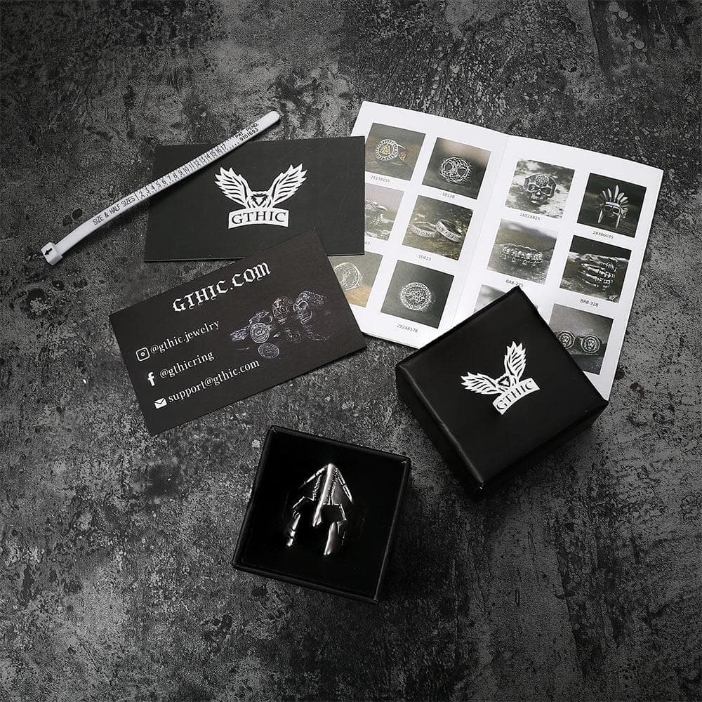 Anillo de acero inoxidable con casco espartano