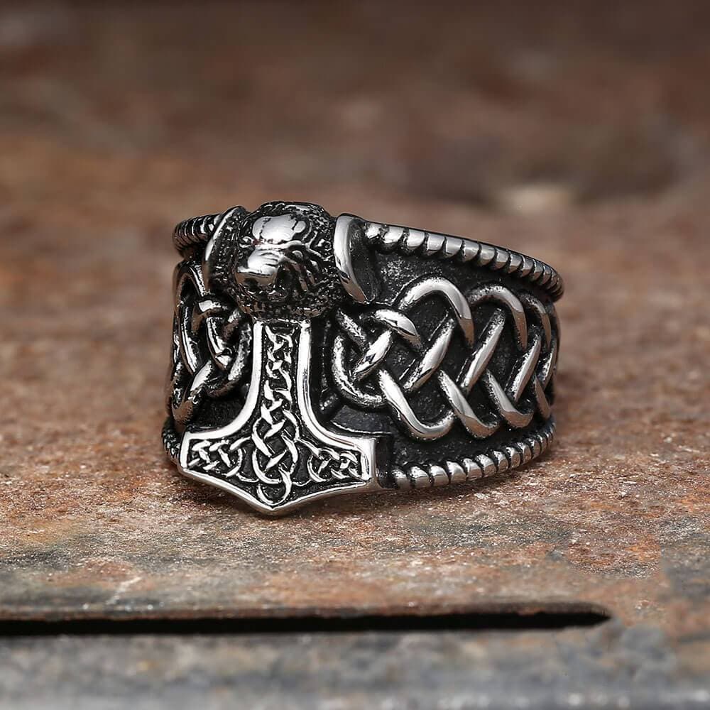 Anillo vikingo de acero inoxidable con el martillo de Thor