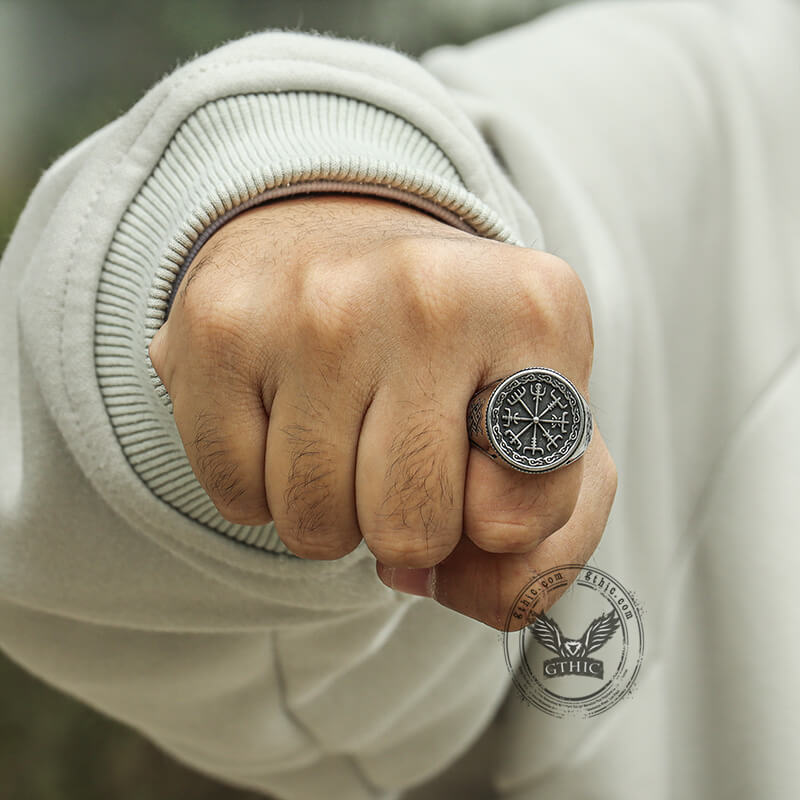 Anillo de acero inoxidable con nudo celta Vegvisir