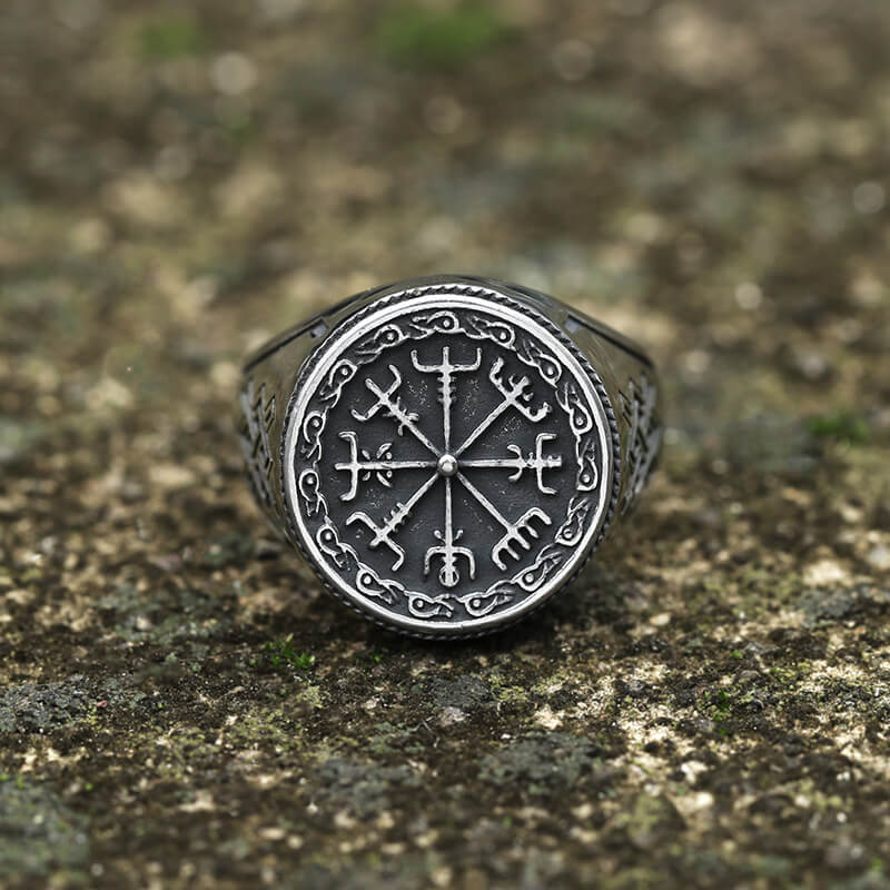 Anillo de acero inoxidable con nudo celta Vegvisir