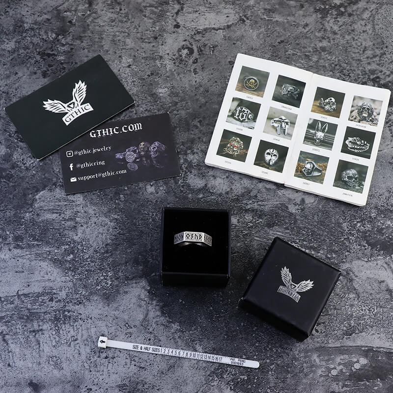 Anillo geométrico hexagonal de acero inoxidable con runas vikingas