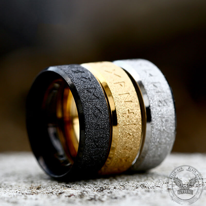 Anillo de acero inoxidable esmerilado con runas vikingas