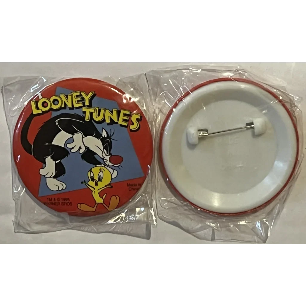 Rare 1995 Looney Tunes Pin Sylvester and Tweety Unopened Collectible