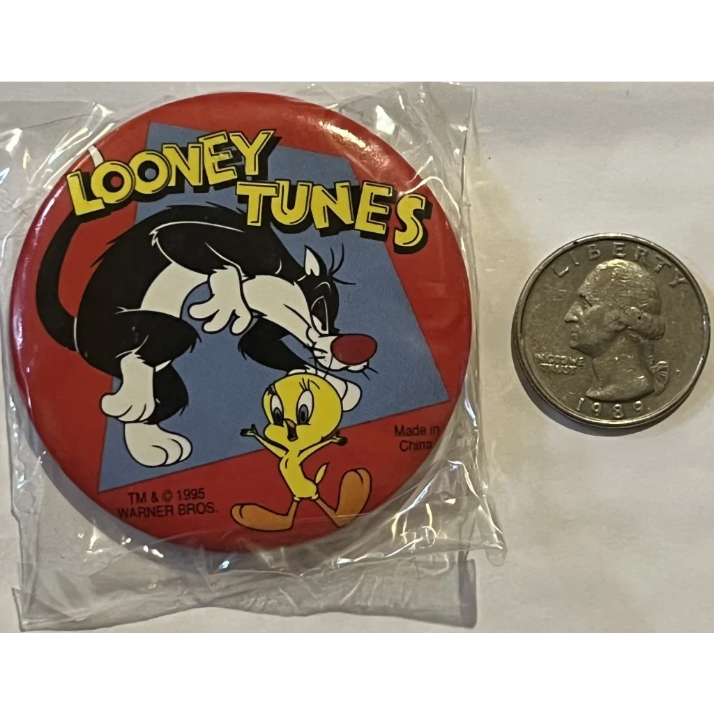 Rare 1995 Looney Tunes Pin Sylvester and Tweety Unopened Collectible