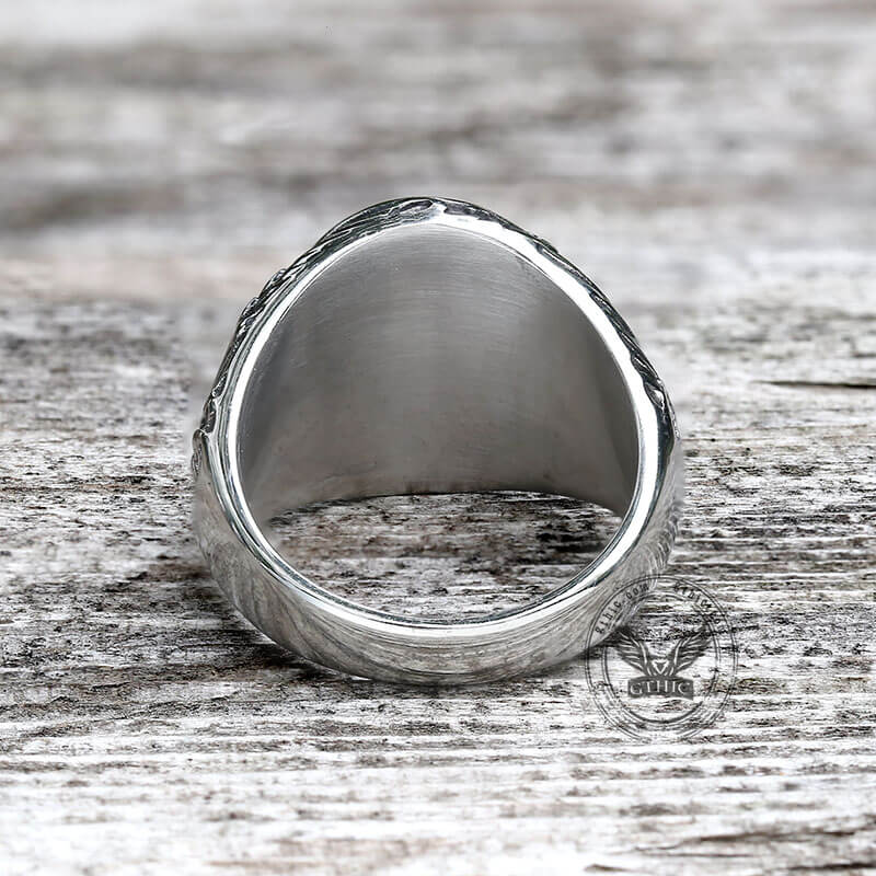 Anillo de acero inoxidable con cruz en forma de flor y patrón de ondas